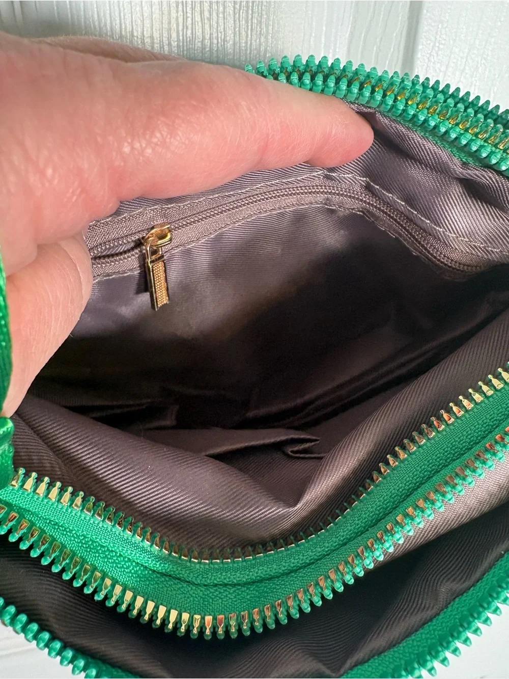 Green Crossbody Shoulder Bag with Gold Accent NEW WITHOUT TAGS